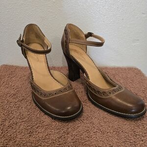 Elegant Brown Leather Heels with Strap